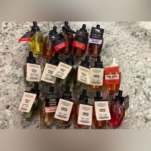 Bath & Body Works! 17 Wallflowers Refills! 2 Wallflowers Plug Ins! Details Below